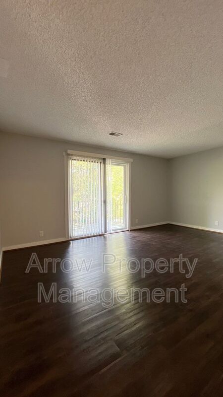 Foto del edificio - 320 Lincoln St