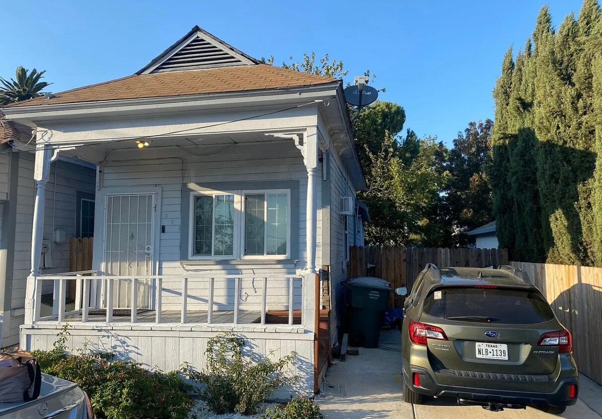Primary Photo - 308 Cordelia St