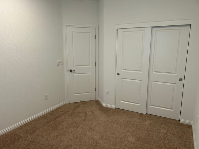 Foto del edificio - Beautiful 4 Bedroom 3 Bath Brentwood Home