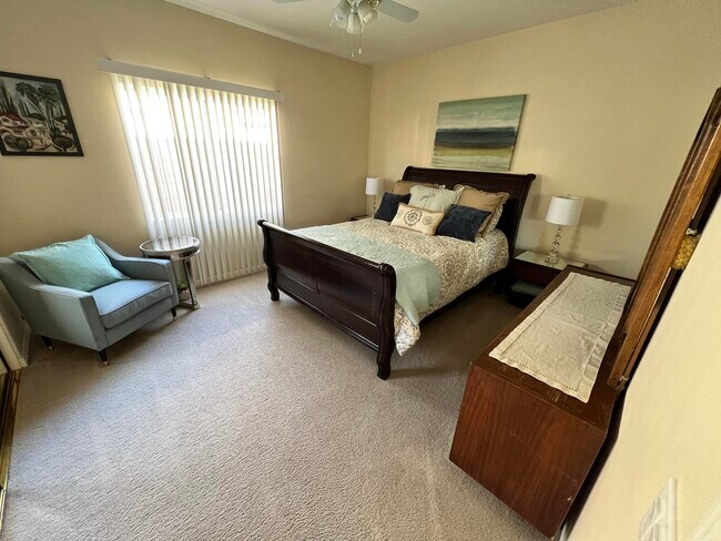 Foto del edificio - 45585 Torrey Pines Ct