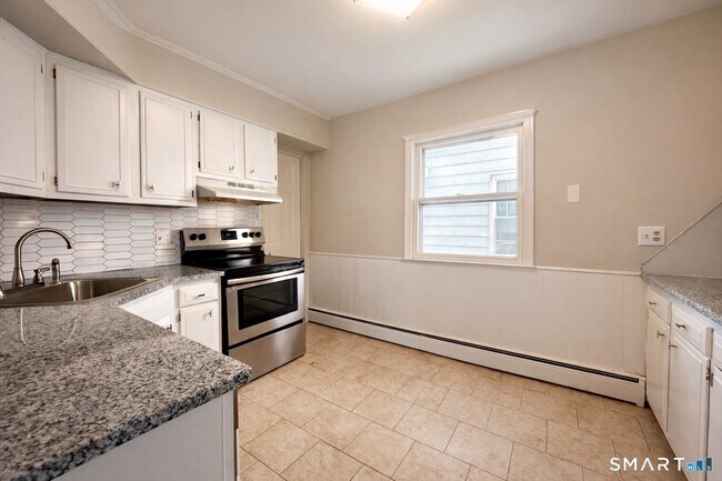 Foto del edificio - 230 N Main St