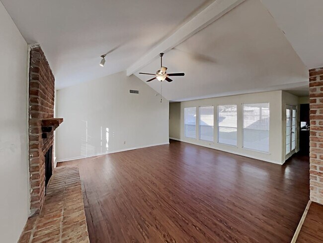 Building Photo - 15834 Fox Springs Dr