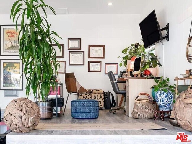 Foto del edificio - 4328 Edenhurst Ave