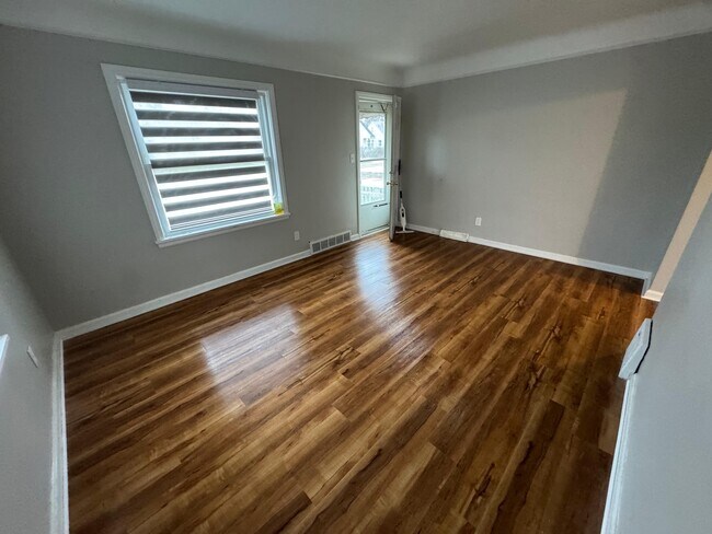 Building Photo - 25301 Shoreview Ave