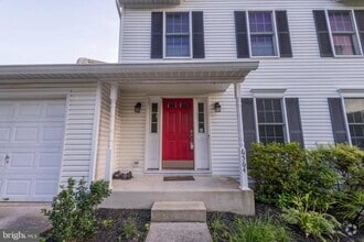 Building Photo - 6564 Meadowfield Ct