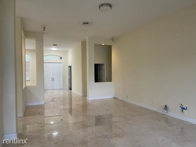 Building Photo - 3 br, 2 bath House - Weston Hills