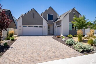 Building Photo - 724 W Pleasant Oak Trl