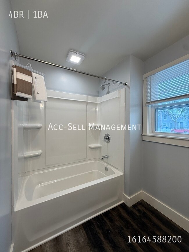 Foto del edificio - 745 7th St NW