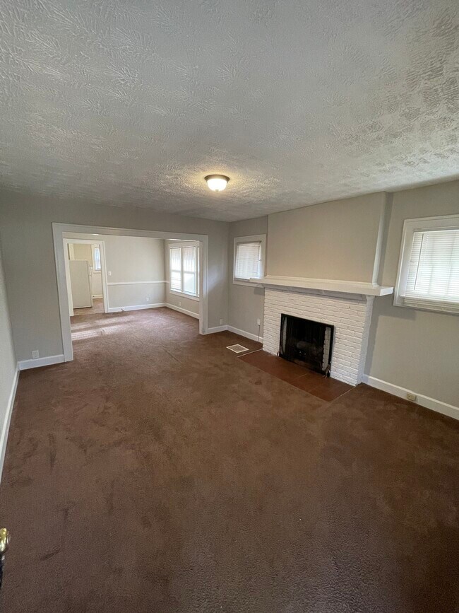 Building Photo - 3923 Winthrop Ave
