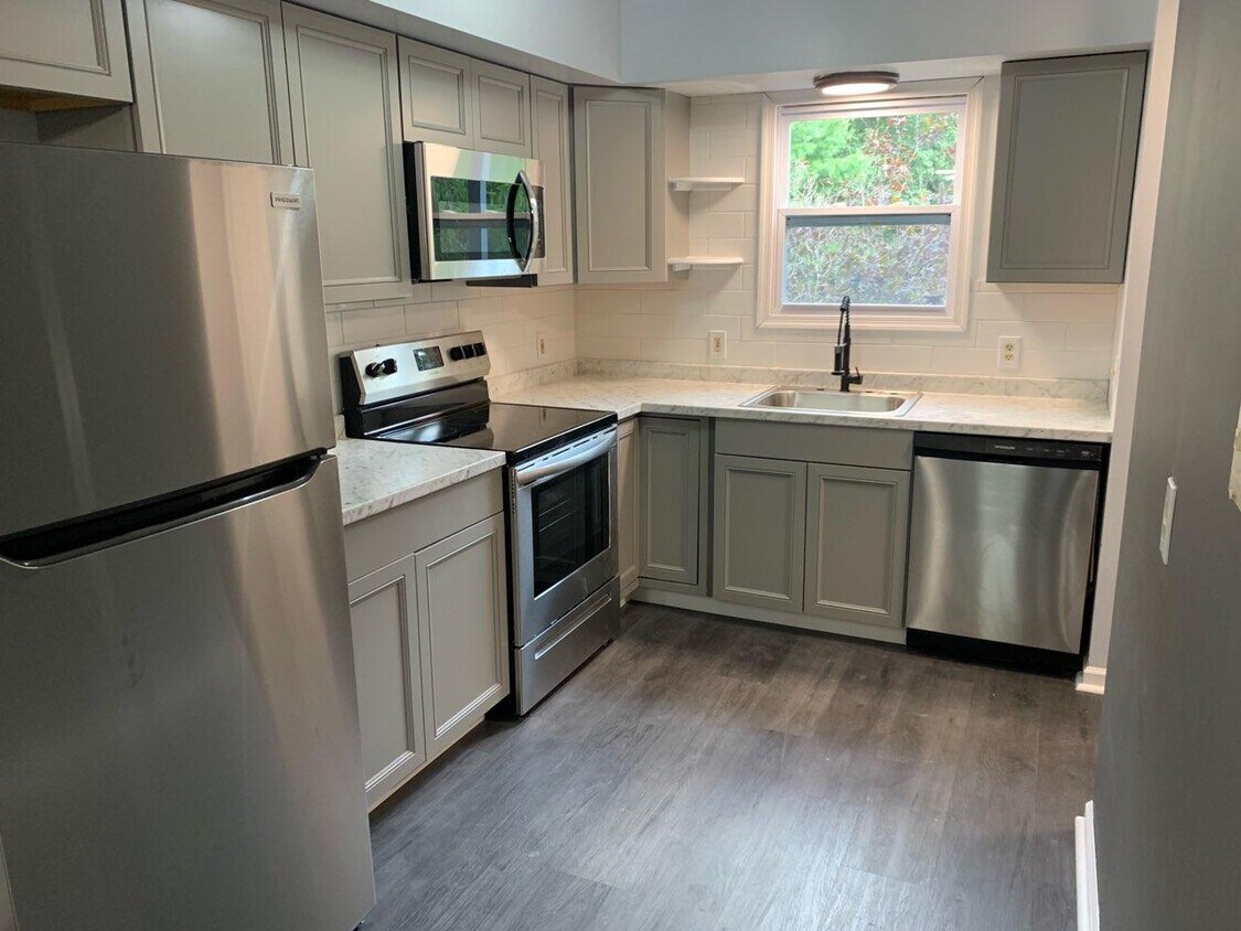 103 Parish Park, East Stroudsburg, PA 18301 Townhome Rentals in East