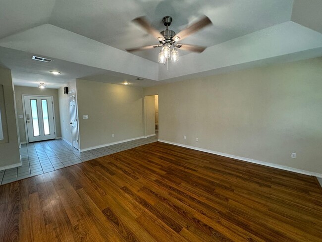 Building Photo - 64 Hampton Cir
