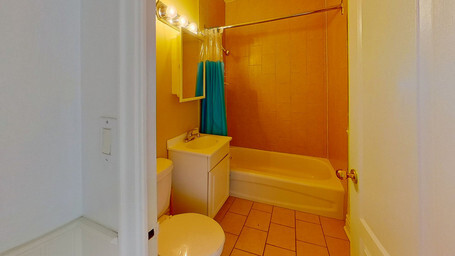Bathroom - 710 Spadina Av