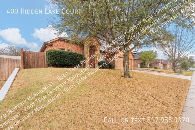 Foto del edificio - 400 Hidden Lake Ct