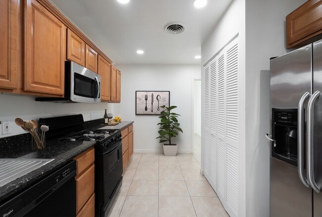 Foto del edificio - 4933 63rd St