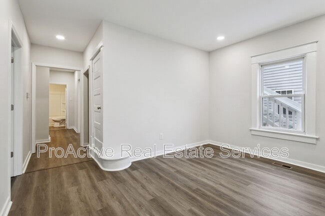 Building Photo - 1307 Holly Ave
