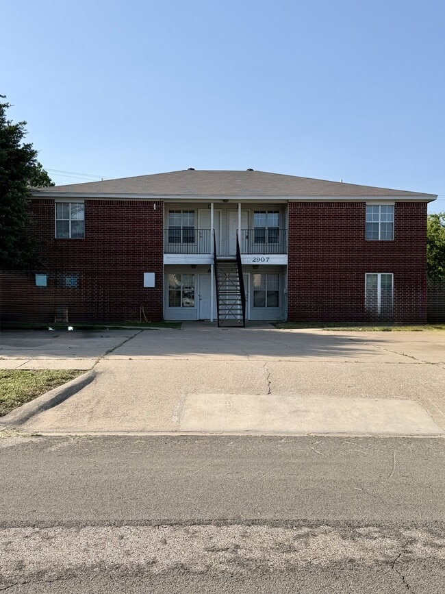 Building Photo - 2907 Cantabrian Dr