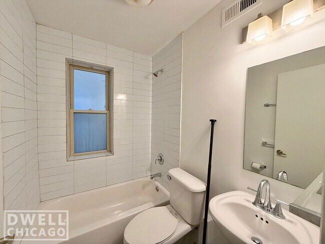 Foto del edificio - 955 W Carmen Ave