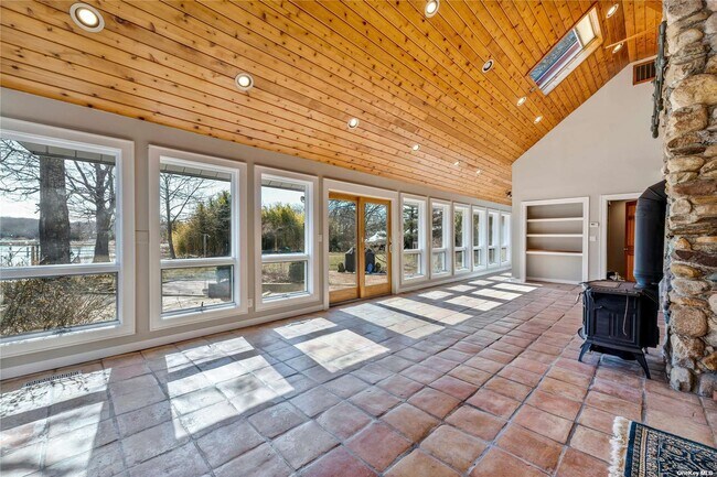 Foto del edificio - 8000 Skunk Ln