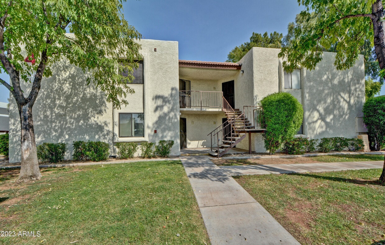 10444 N 69th St Unit 126, Paradise Valley, AZ 85253 Room for Rent in