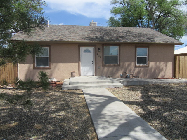 Front View - 421 W Aspen Ave