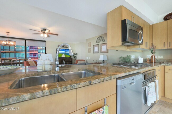 Foto del edificio - 4808 N 24th St