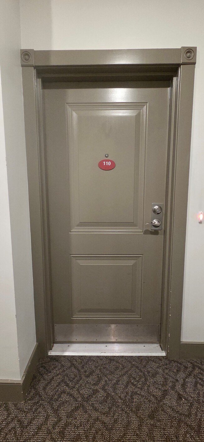 Foto del edificio - 130 Trotter Rd