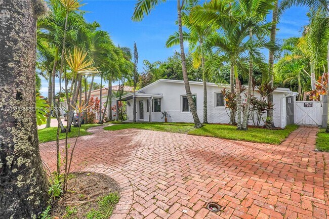 Foto del edificio - 1104 NE 85th St