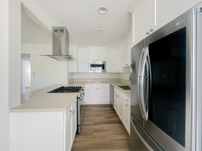 Kitchen - 1 - 1250 Manhattan Beach Blvd