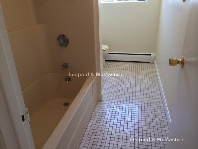 Building Photo - 80 Litchfield St