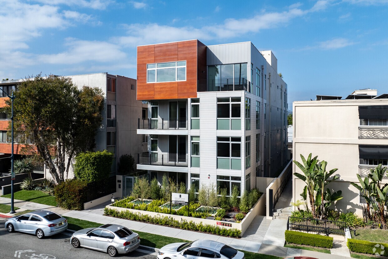 250 N Crescent Dr, Beverly Hills, CA 90210 Apartments in Beverly