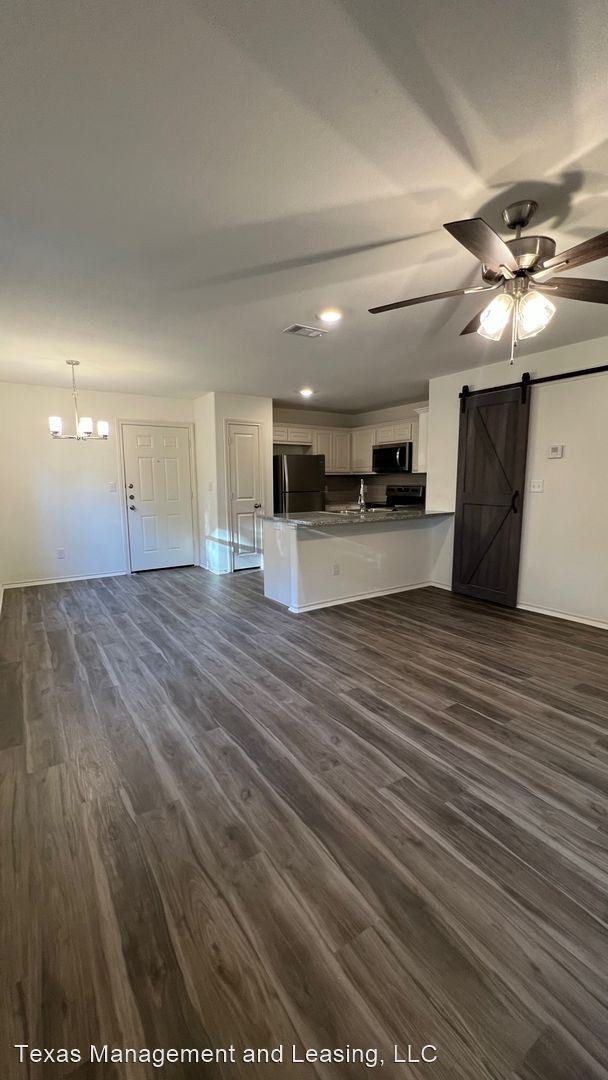 Building Photo - 3 br, 2.5 bath House - 418 S. 3rd Street #2