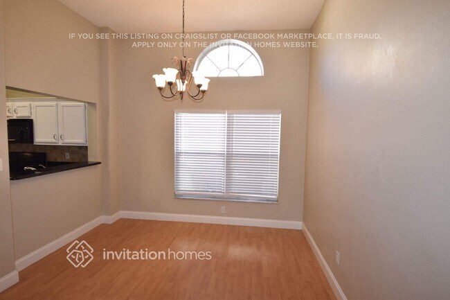 Foto del edificio - 412 Country Wood Cir