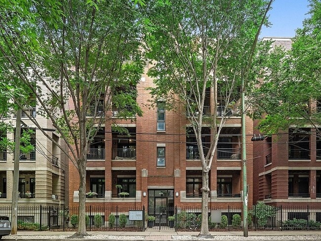 Building Photo - 679 N Peoria St