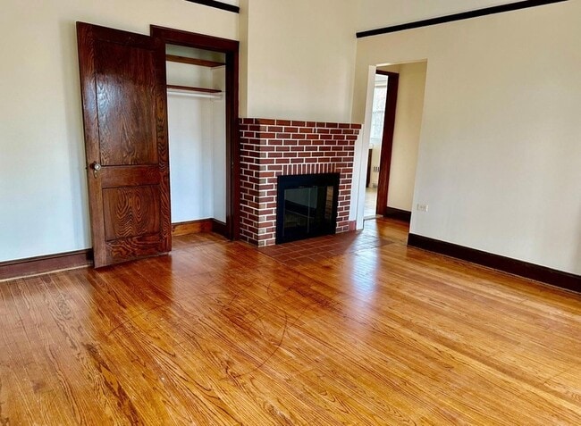 Building Photo - 128 Nethermont Ave