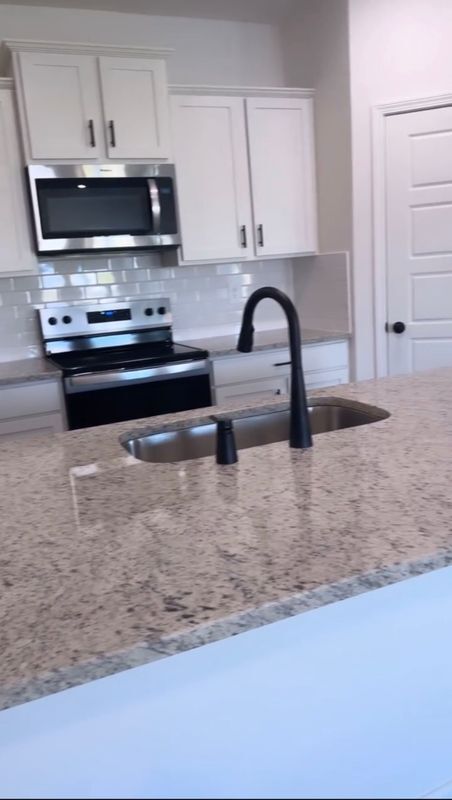 Foto del edificio - 24354 Gadwall Ave
