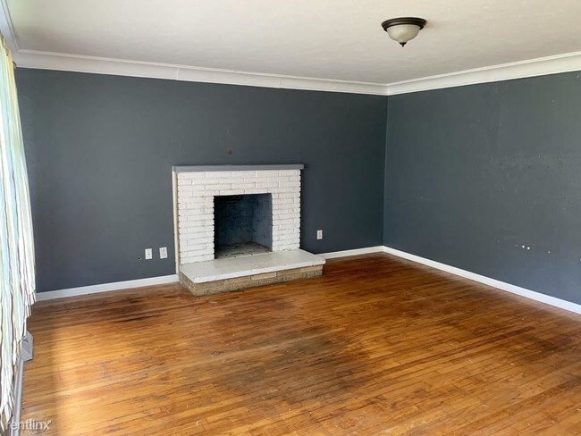 Building Photo - 3 br, 1 bath House - 2938 Som Center Rd