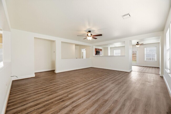 Foto del edificio - 18110 Jills Way Ln