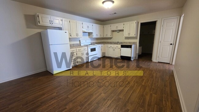 Building Photo - 317 S 12th St