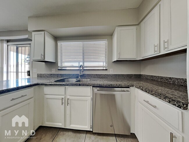 Foto del edificio - 4608 W Lewis Ave