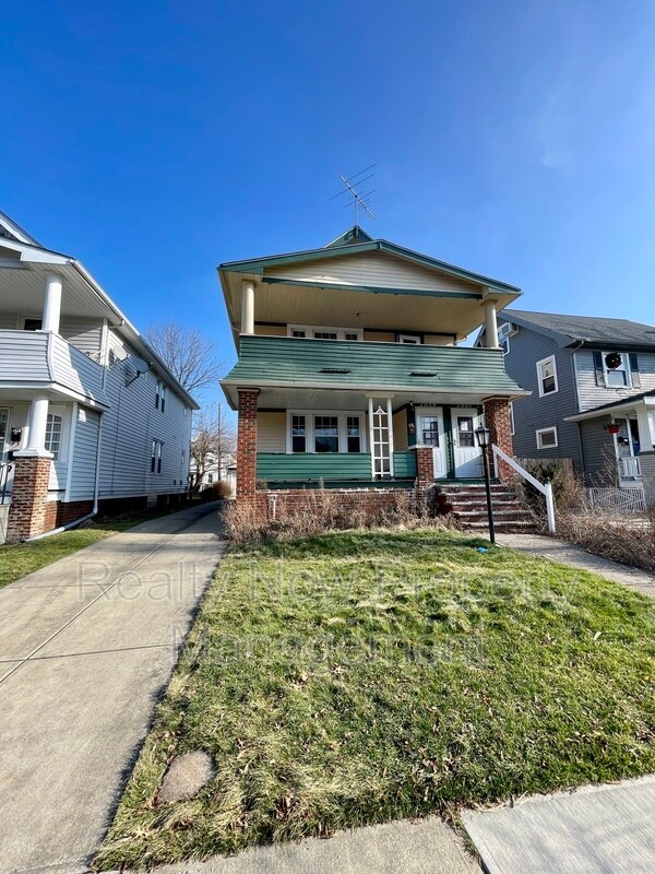 2059 Lewis Dr Unit 1, Lakewood, OH 44107 Condo for Rent in Lakewood