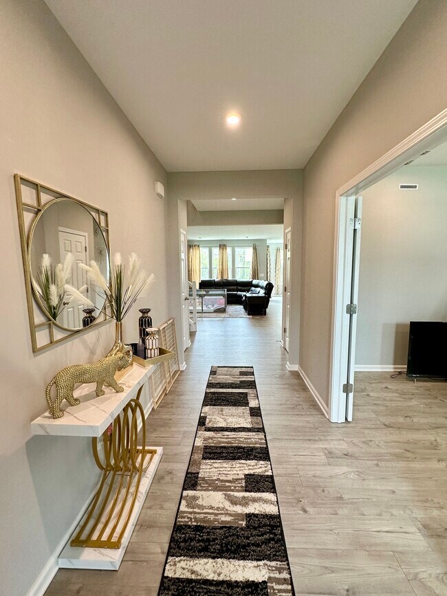 Foto del edificio - 8811 Dorill Creek Ln