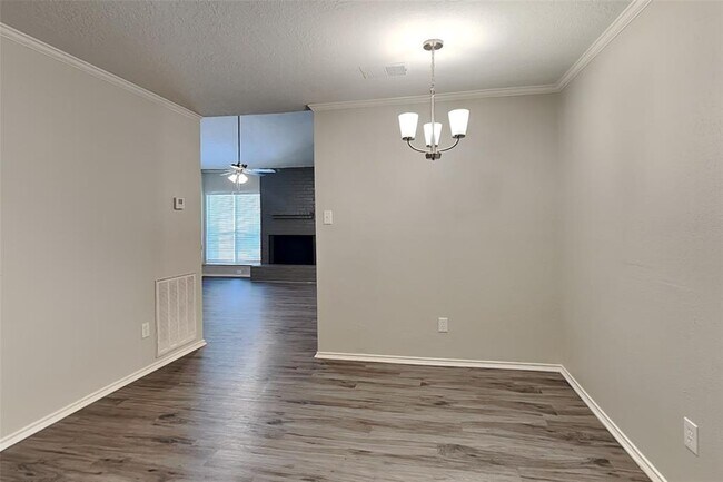 Foto del edificio - 9606 Yearling Cir