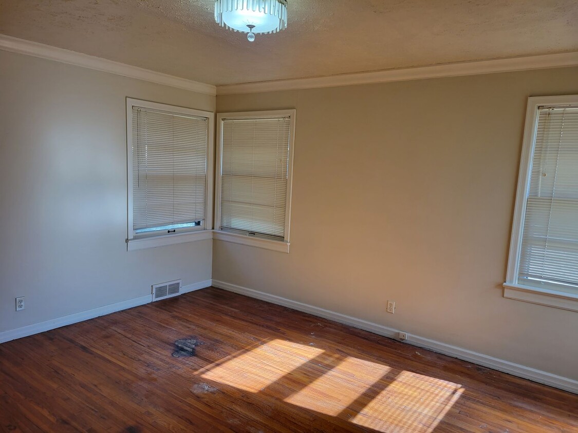 Foto principal - Close to Mercy Hospital! $1095