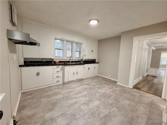 Foto del edificio - 35 Dorris Ave