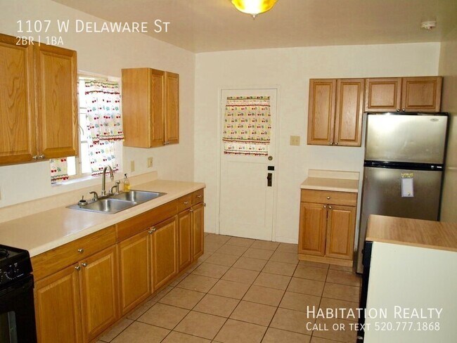 Photo - 1107 W Delaware St House