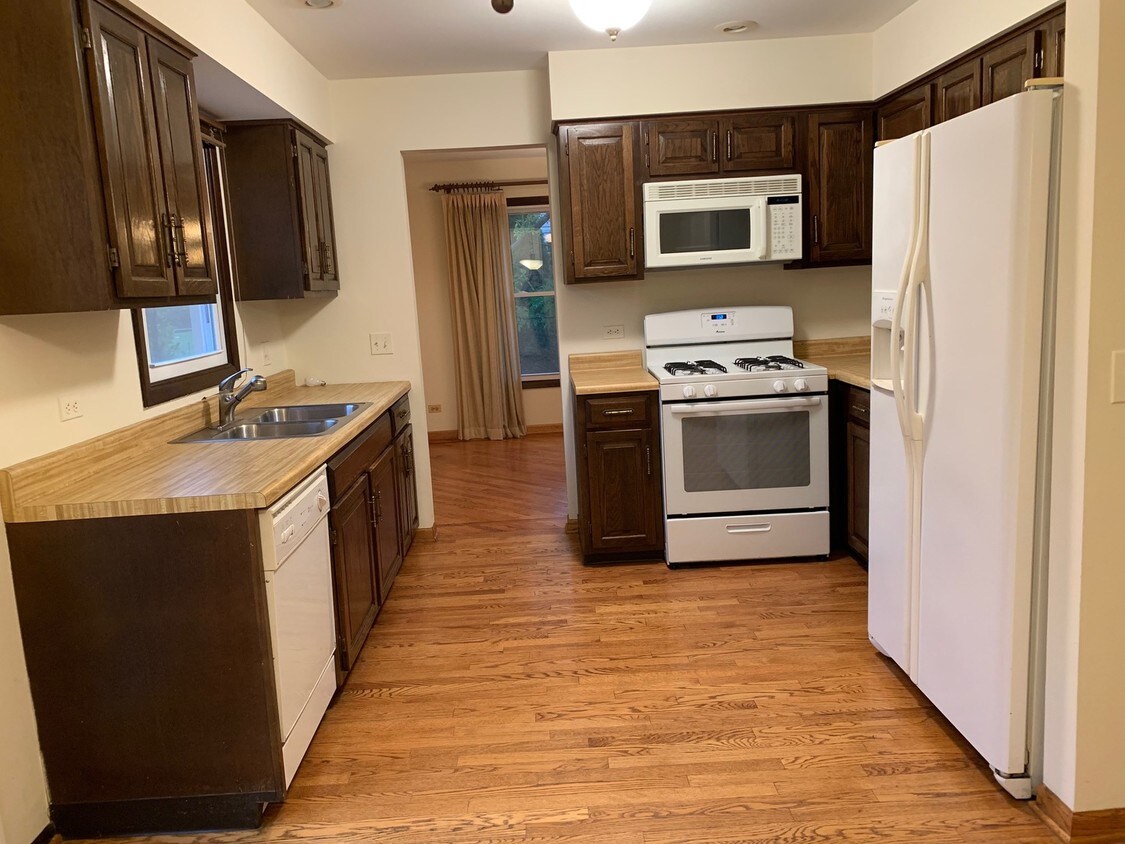 Foto principal - 62 E Fox Hill Dr