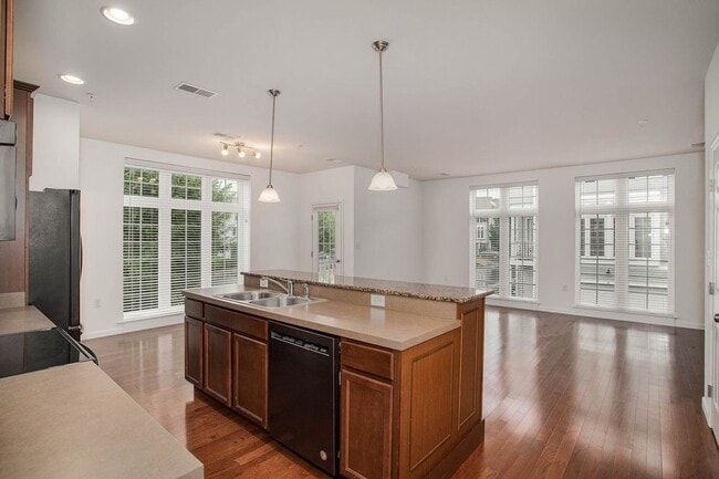 Building Photo - 3033 Meridian Way