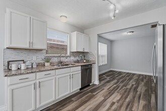 Building Photo - 1427 Hade Falls Ln
