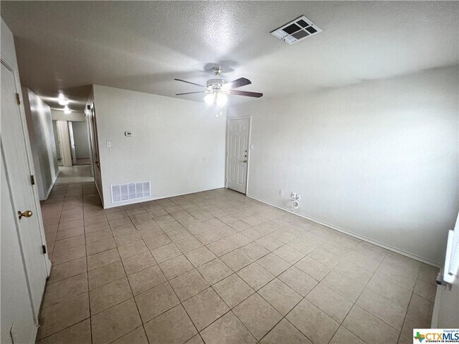 Building Photo - 2709 Lucille Dr