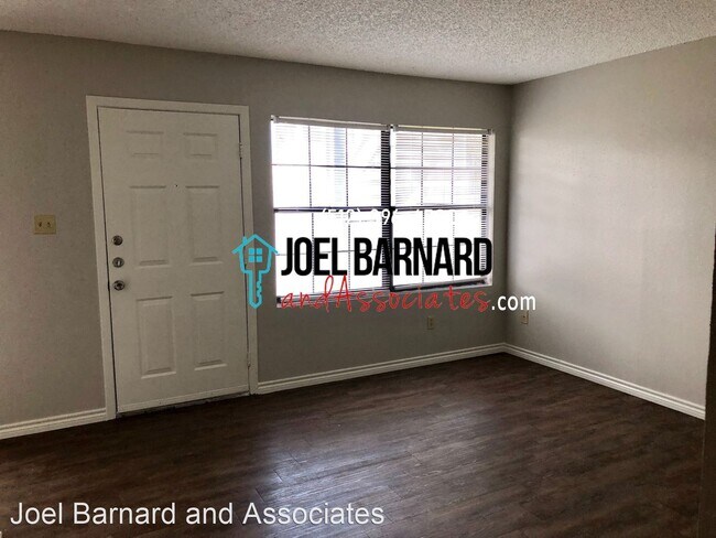 Building Photo - 108 Lady Bird Ln
